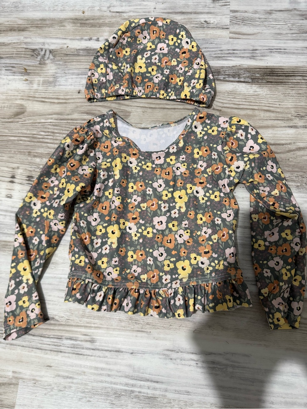 Toddler size 3t Rash guard Floral Long Sleeve Ruffle Top & Hat Set